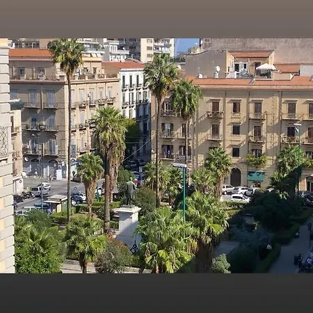 Alojamento de Acomodação e Pequeno-almoço Piazza Florio 3*